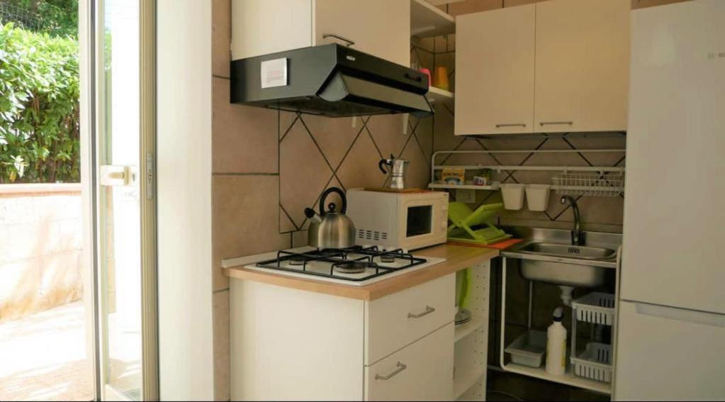 House With Garden And Parking Space In Mergellina Наполи Екстериор снимка