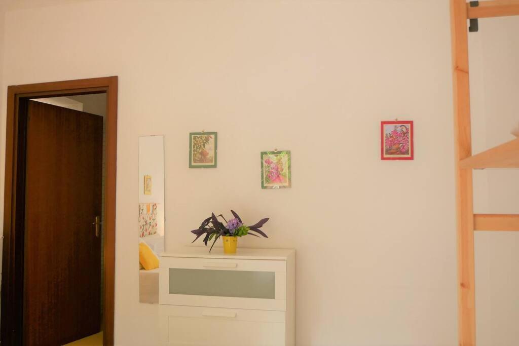 House With Garden And Parking Space In Mergellina Наполи Екстериор снимка