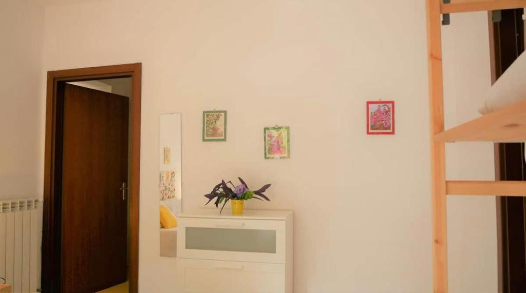 House With Garden And Parking Space In Mergellina Наполи Екстериор снимка