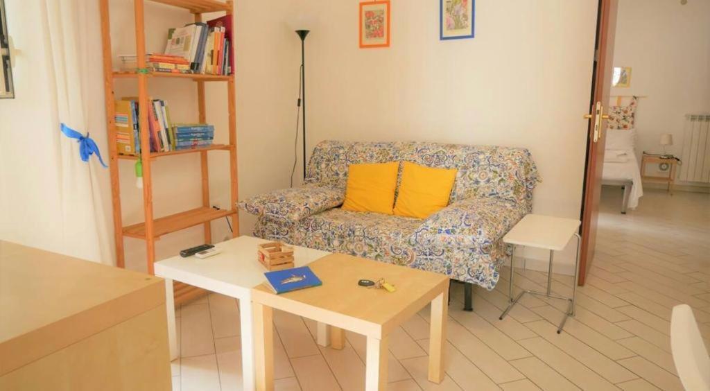 House With Garden And Parking Space In Mergellina Наполи Екстериор снимка